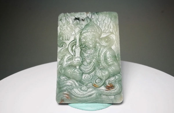 什么樣的翡翠雕刻設(shè)備在市場(chǎng)上備受暢銷