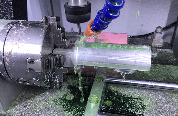 小型數(shù)控雕刻機玉鼎品牌的優(yōu)點有哪些