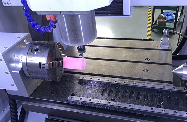 玉石雕刻機立體旋轉軸減速機用諧波與法蘭盤區(qū)